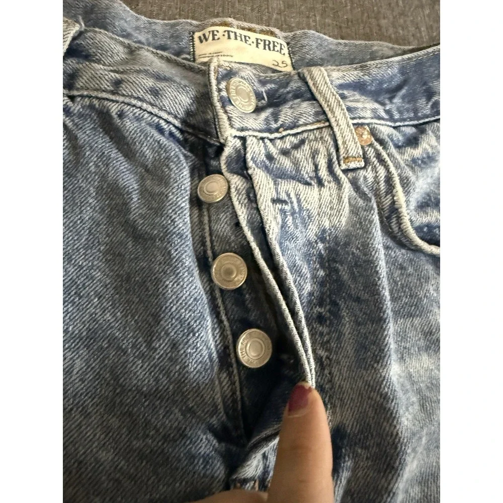 We The Free Women's Ivy Mid Rise Cut Off Distressed Button Jean Shorts Sz 25